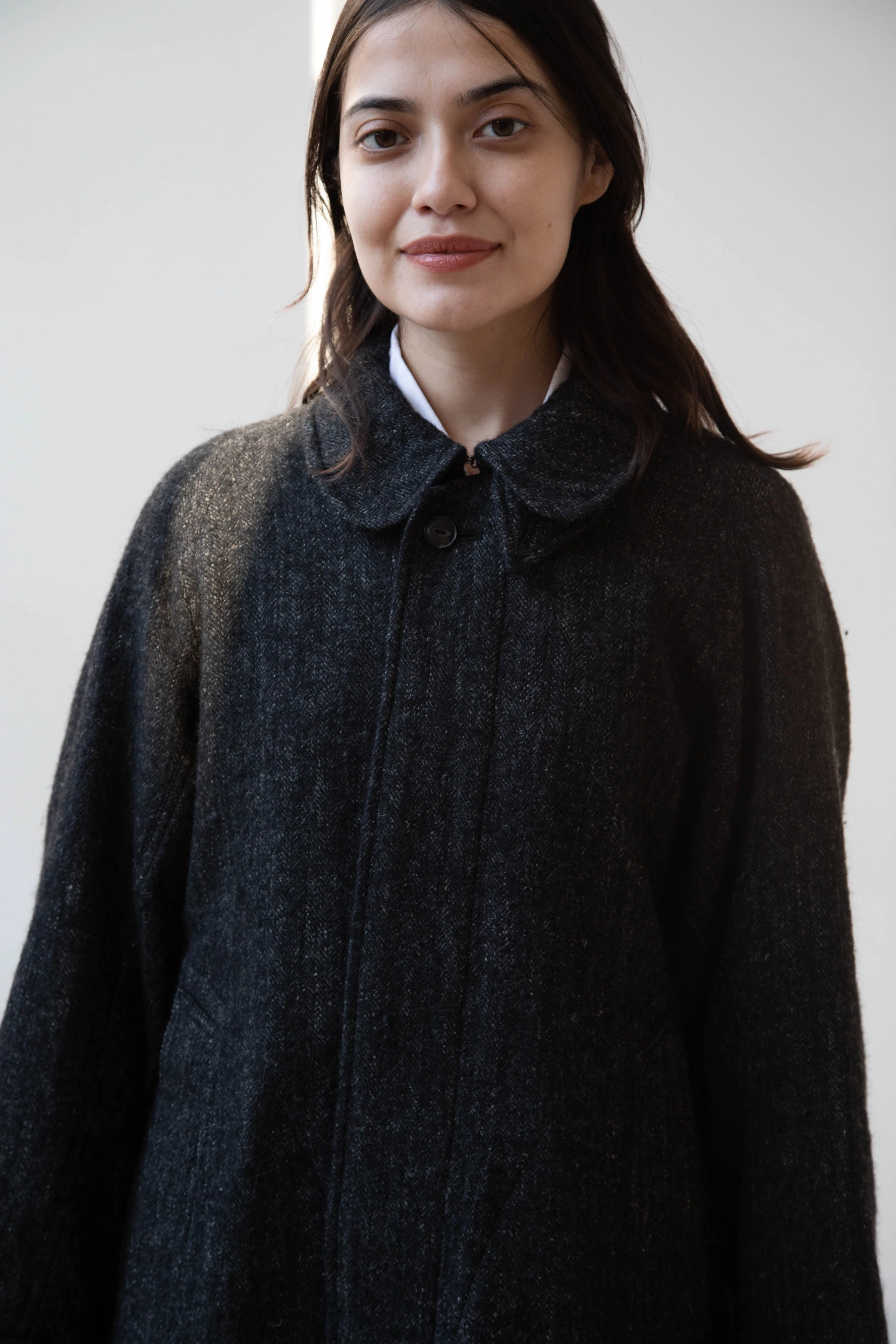 Arts & Science | Balmacaan in Wool Linen Milled Herringbone in Gray