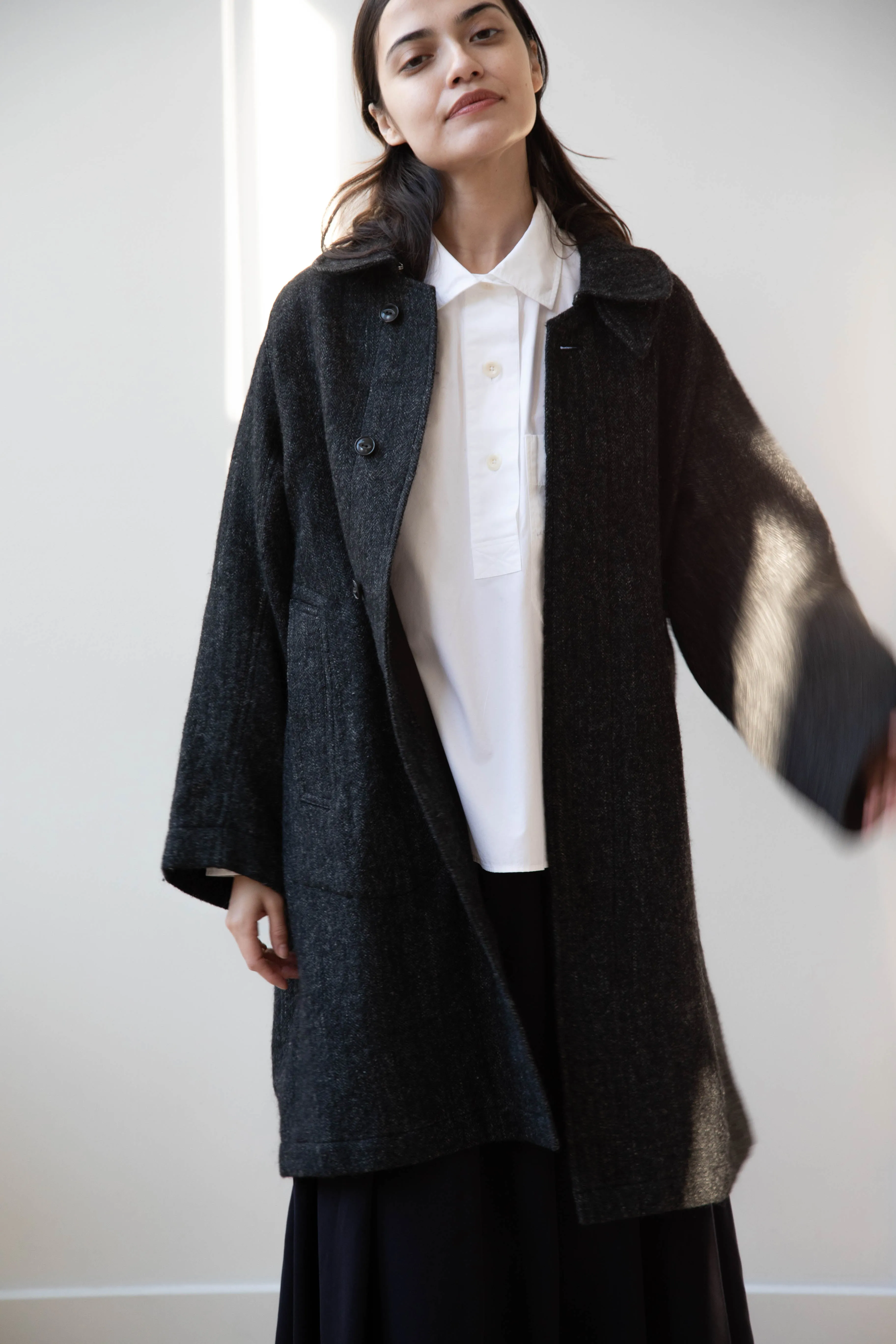 Arts & Science | Balmacaan in Wool Linen Milled Herringbone in Gray