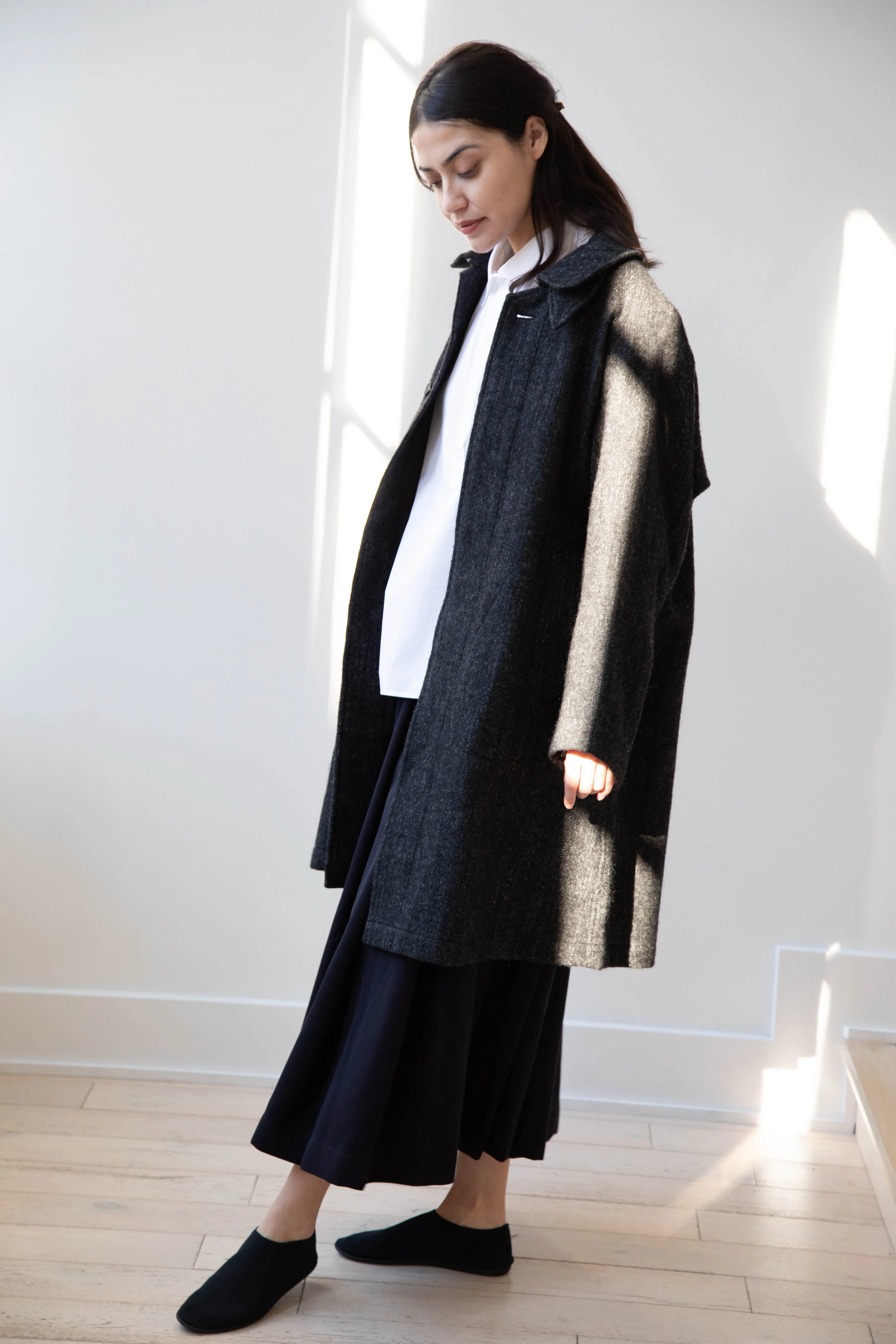 Arts & Science | Balmacaan in Wool Linen Milled Herringbone in Gray