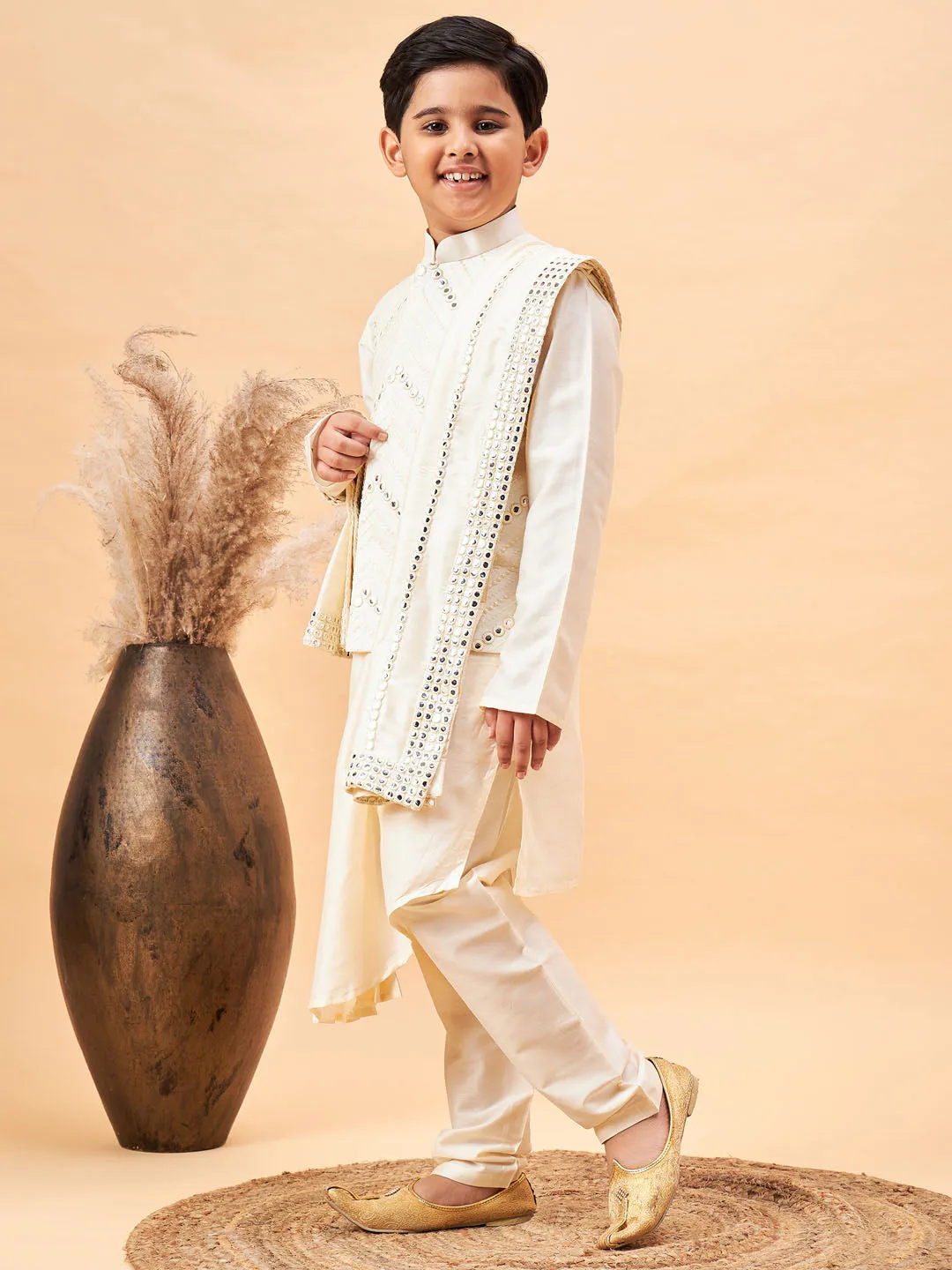 Boy's Cream Kurta, Pyjama & Dupatta Set - Vastramay Boys