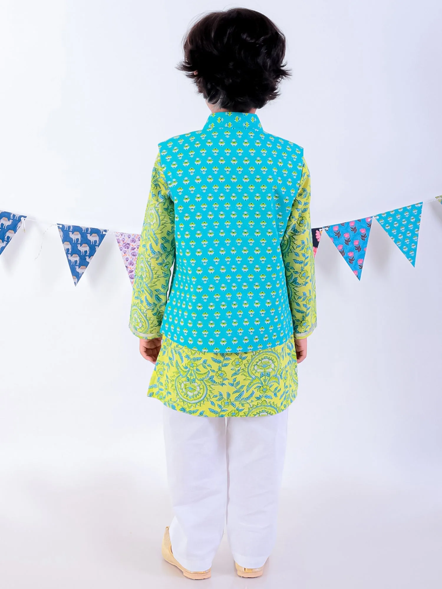 Boy's Green Cotton Jaipuri Print Kurta Pyjama With Jacket Set - Lil Drama