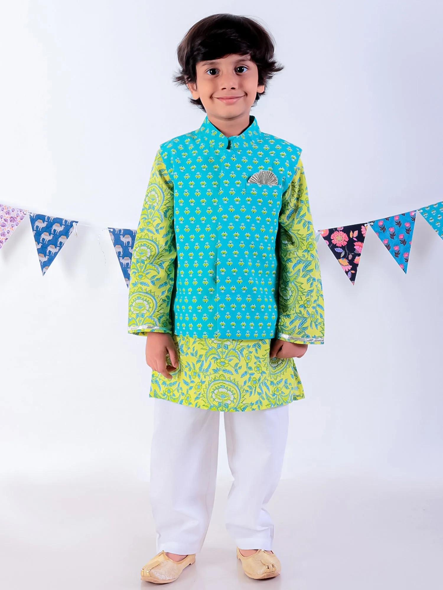 Boy's Green Cotton Jaipuri Print Kurta Pyjama With Jacket Set - Lil Drama