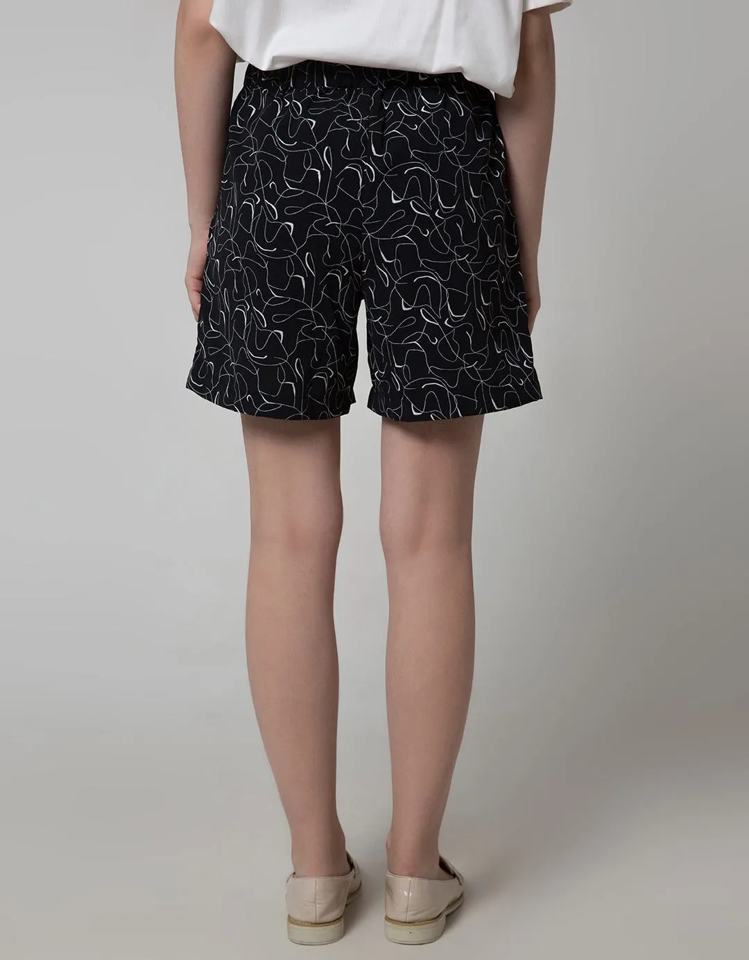Connexion Abstract Print Celana Pendek Wanita