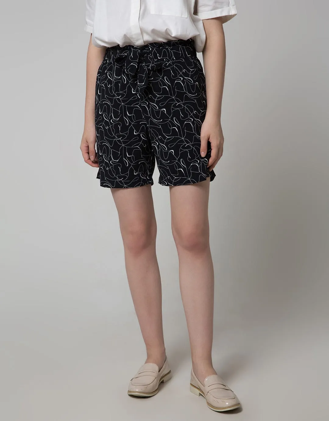 Connexion Abstract Print Celana Pendek Wanita