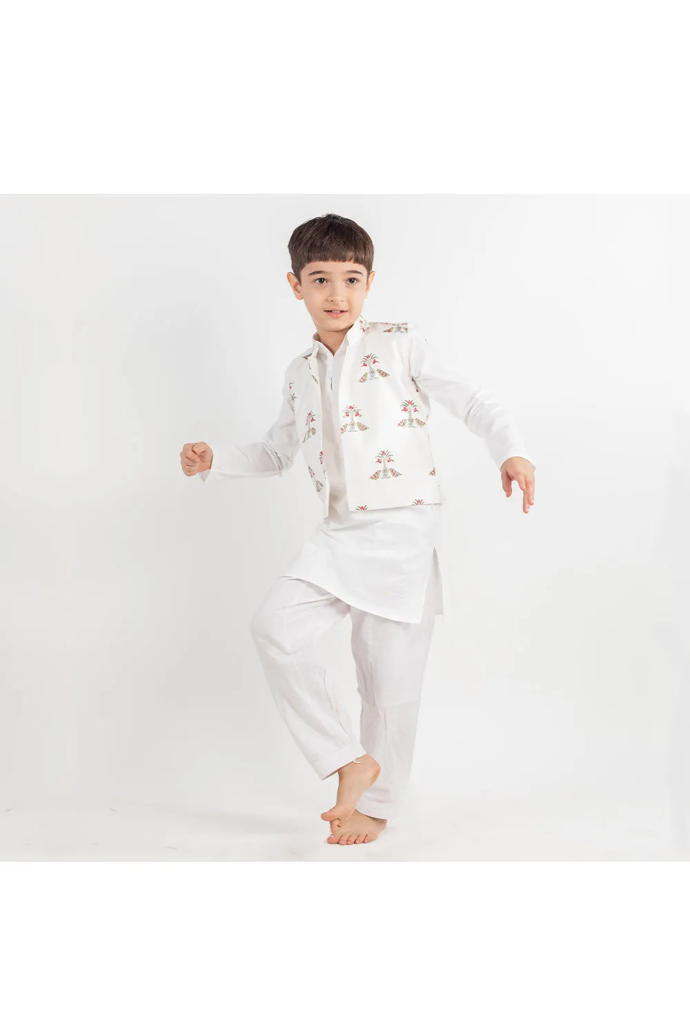 White Kurta With Bird Printed Nehru Jacket And Pyjama