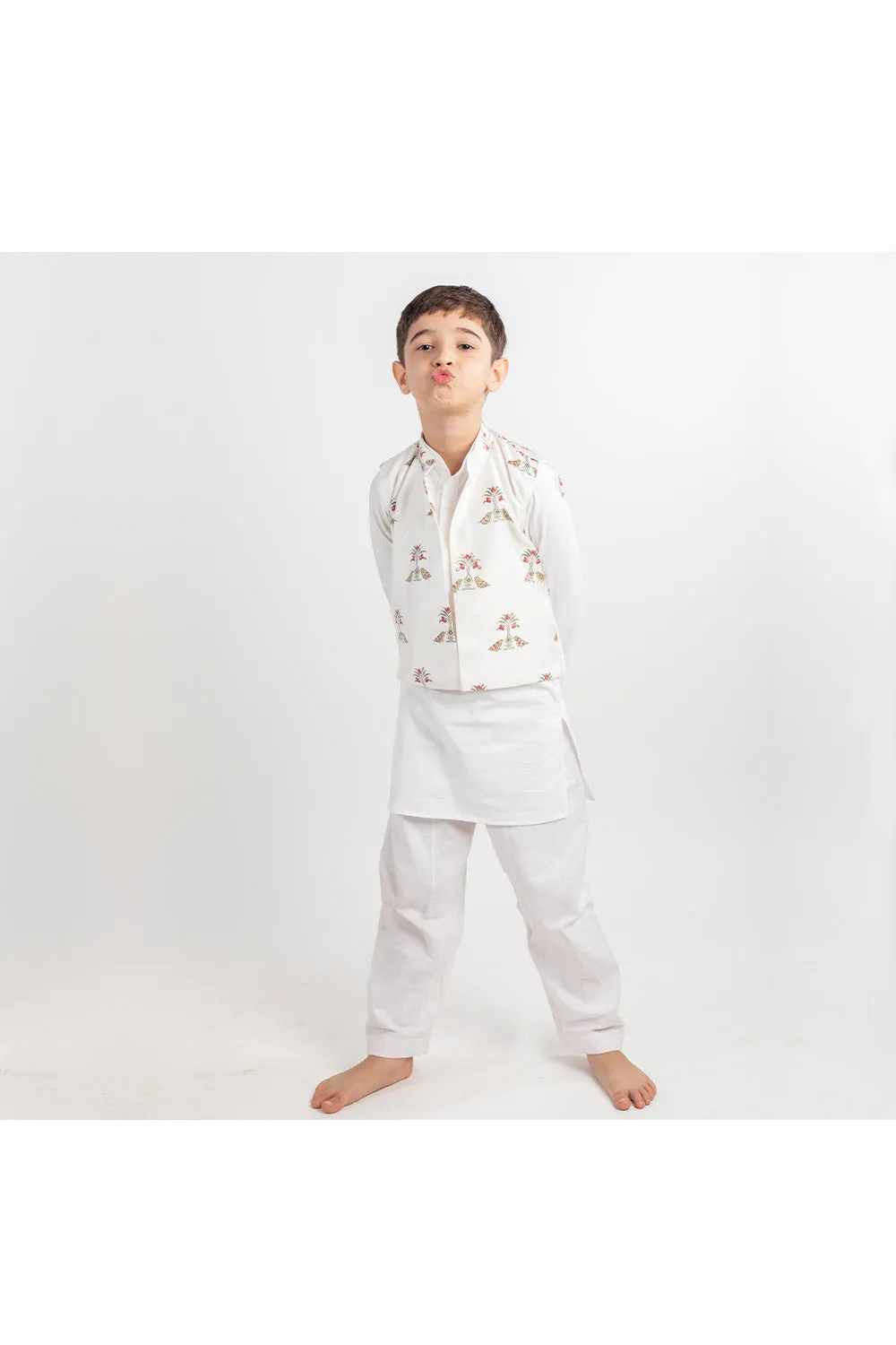 White Kurta With Bird Printed Nehru Jacket And Pyjama