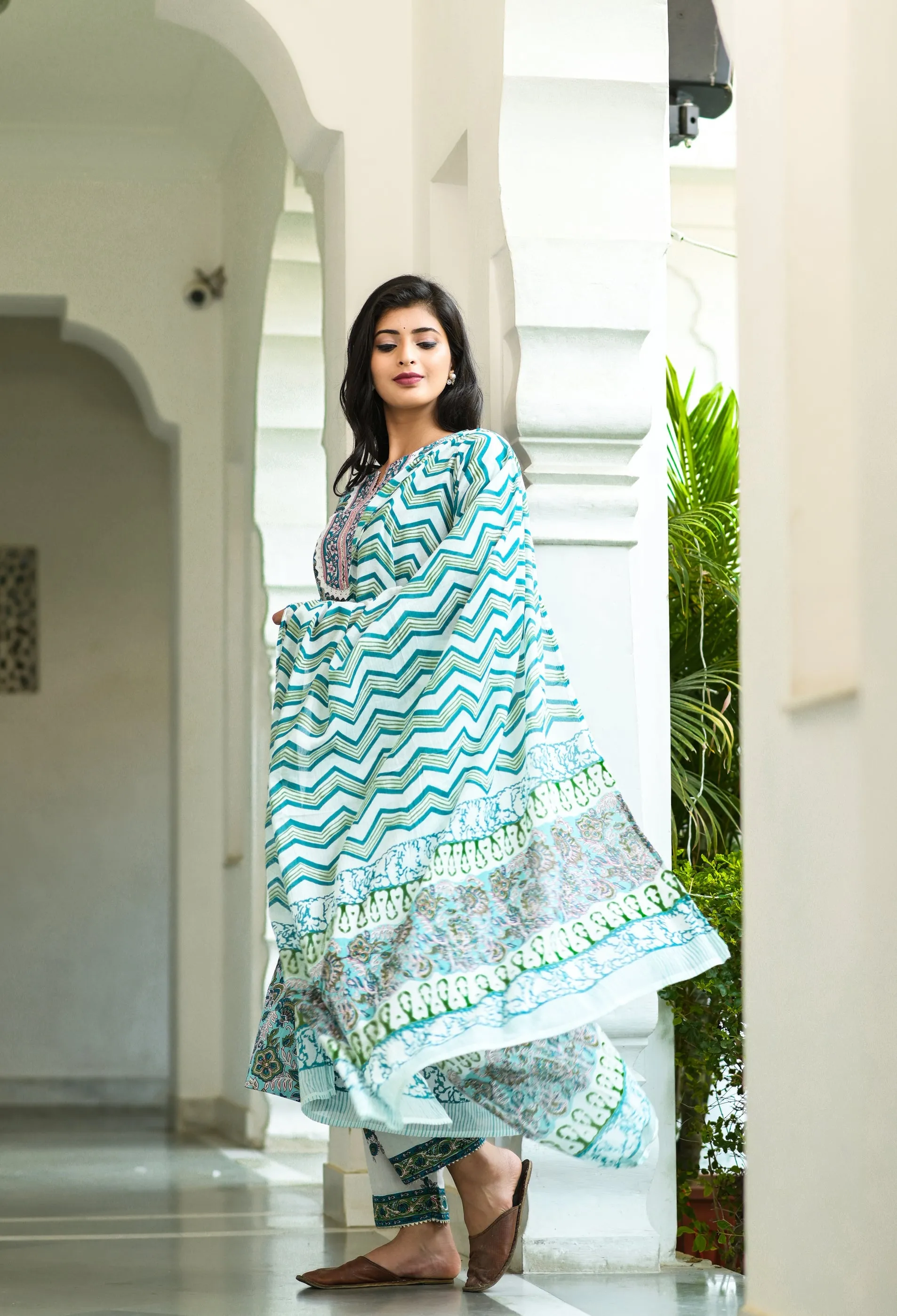 Women Blue Handblock Printed Dupatta Set