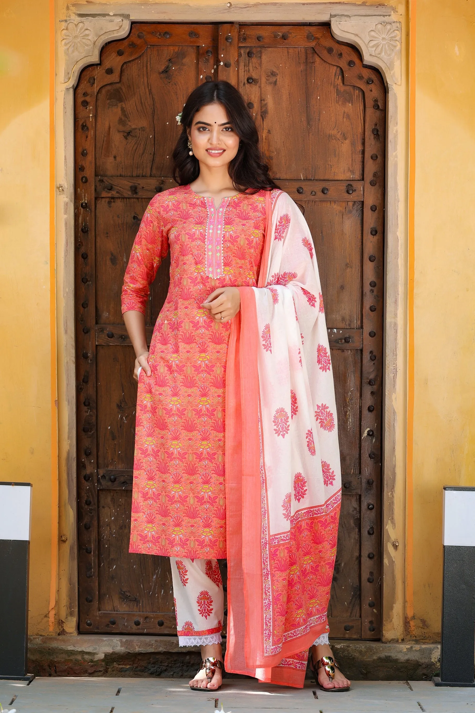 Women Pink & Offwhite Handblock Printed Dupatta Set