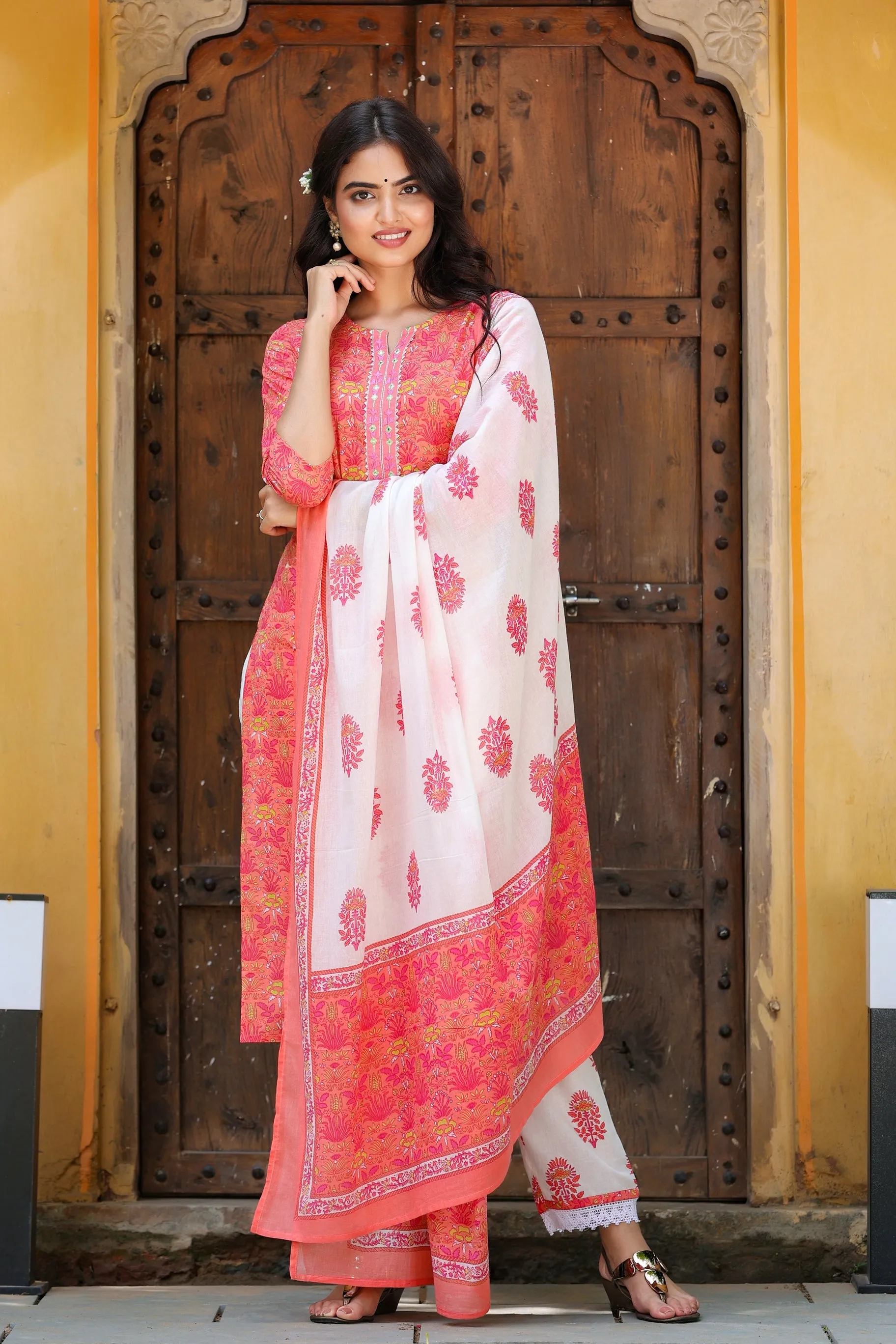 Women Pink & Offwhite Handblock Printed Dupatta Set