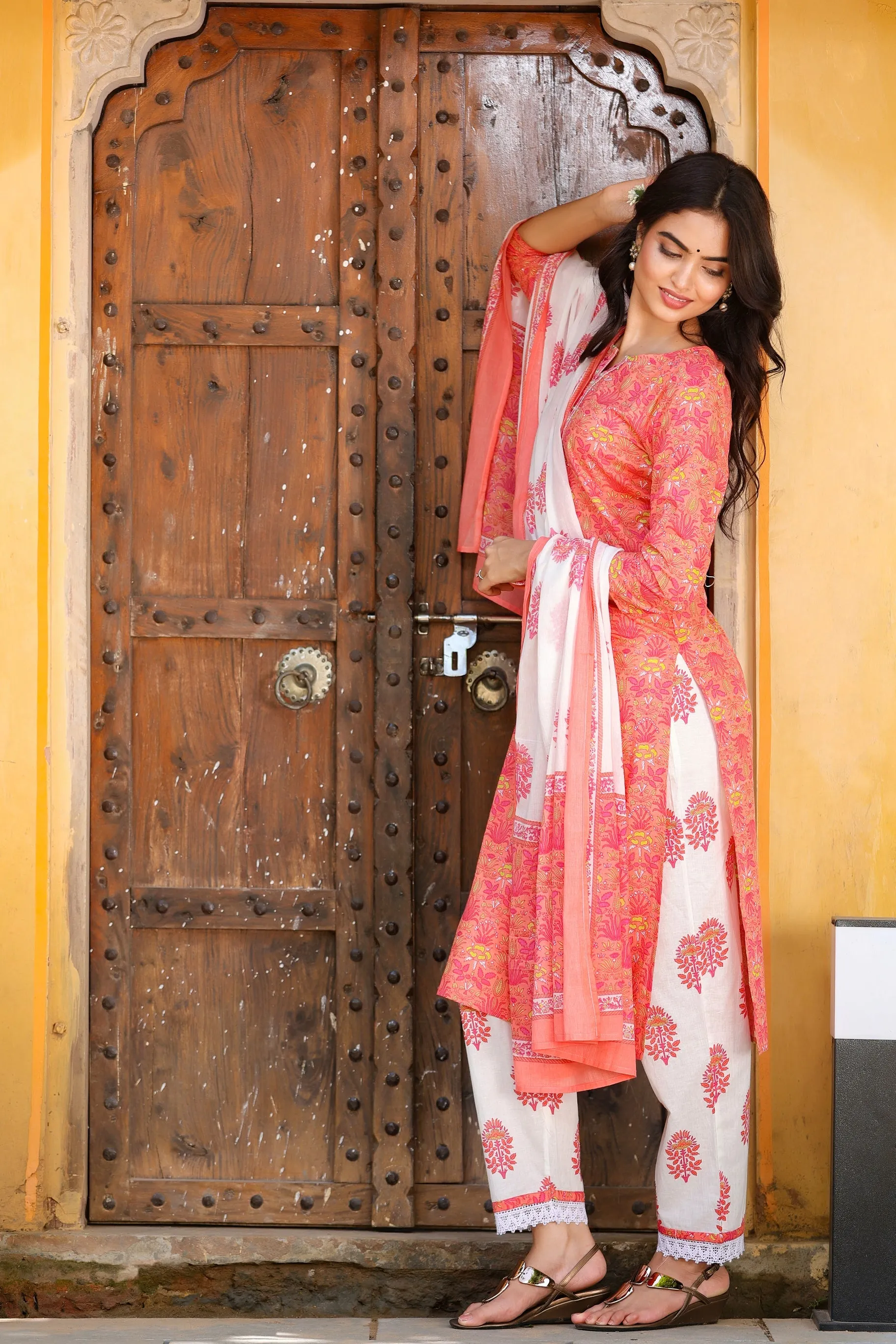 Women Pink & Offwhite Handblock Printed Dupatta Set