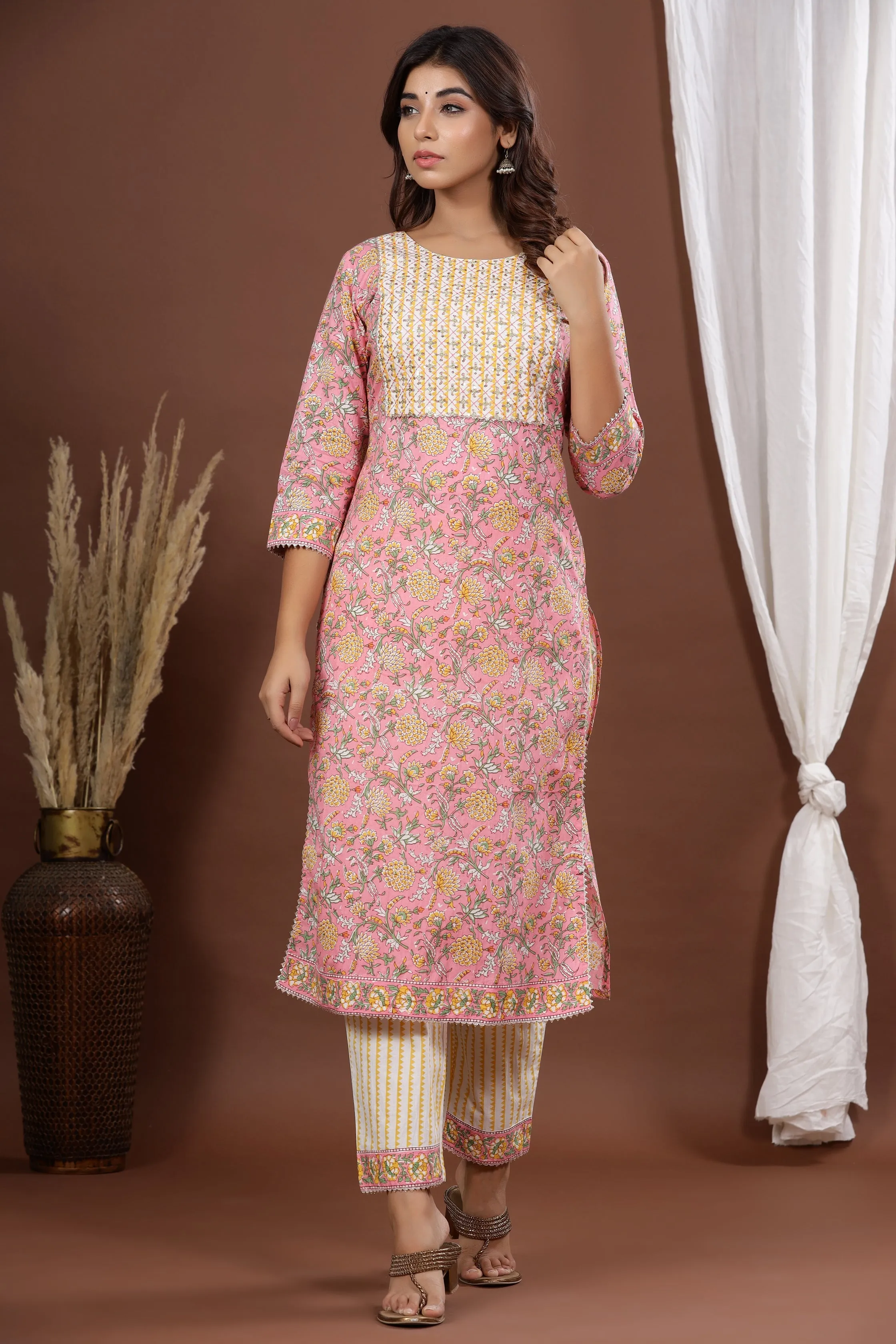 Women Pink Printed Dupatta Set