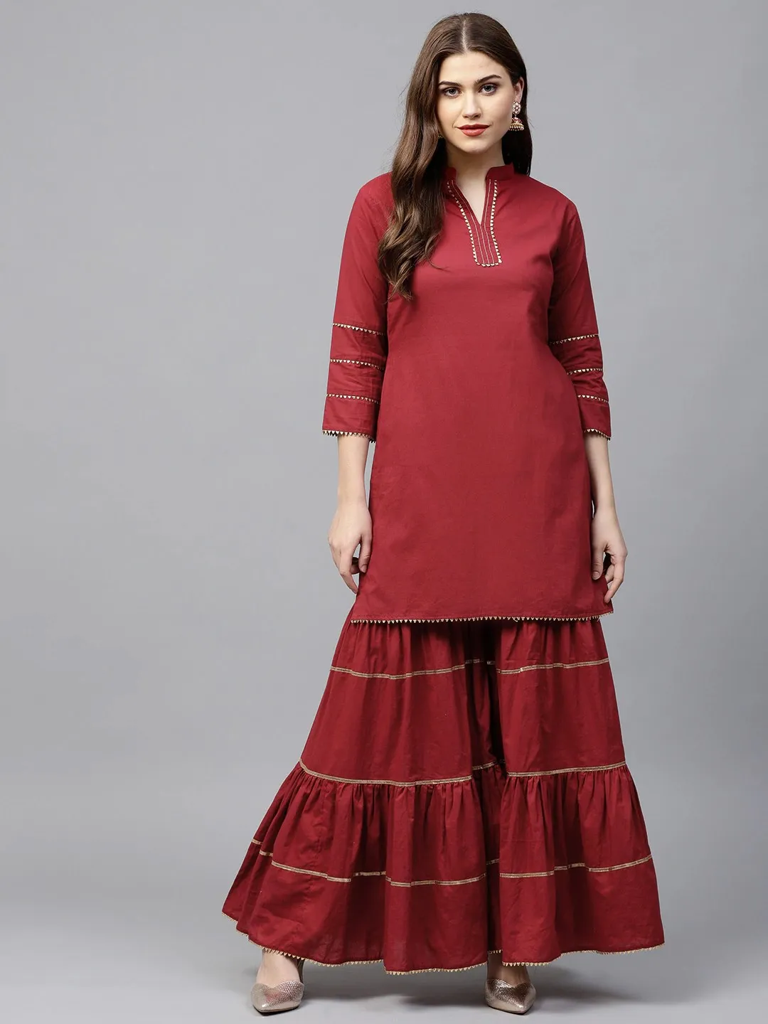 Women'S Maroon Solid Kurta With Sharara