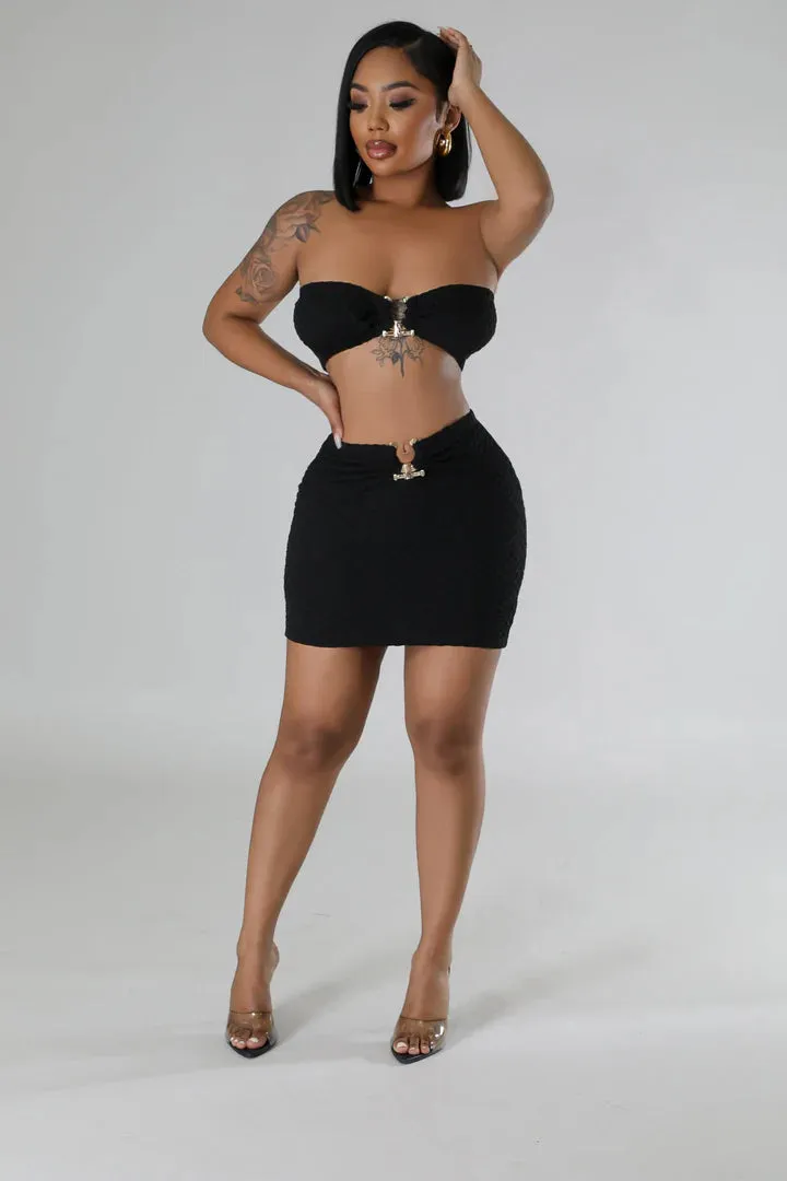 Women's Plush Pattern Fitted Black Mini Skirt Set